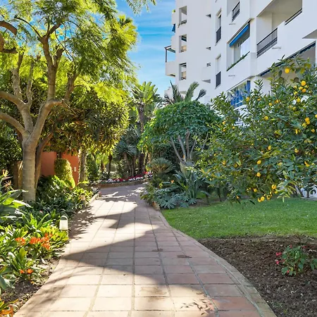 Apartment 1 Bedroom Apartment, With Sea Views, In Medina Garden - Puerto Banus